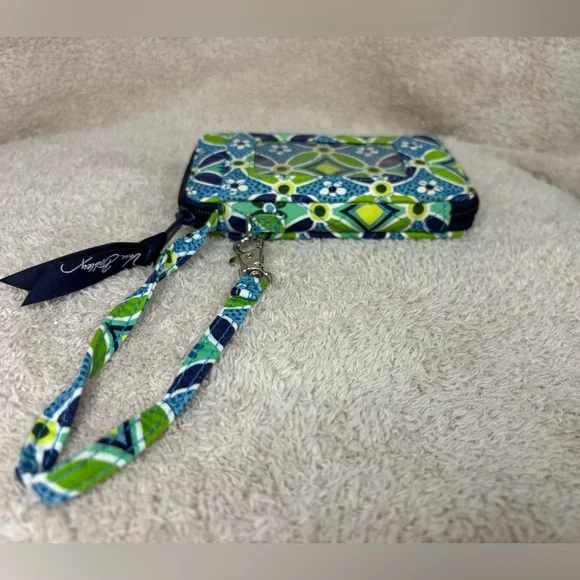 Vera Bradley Blue Daisy Daisy Print Wristlet Wallet Retired Pattern - Picture 5 of 8
